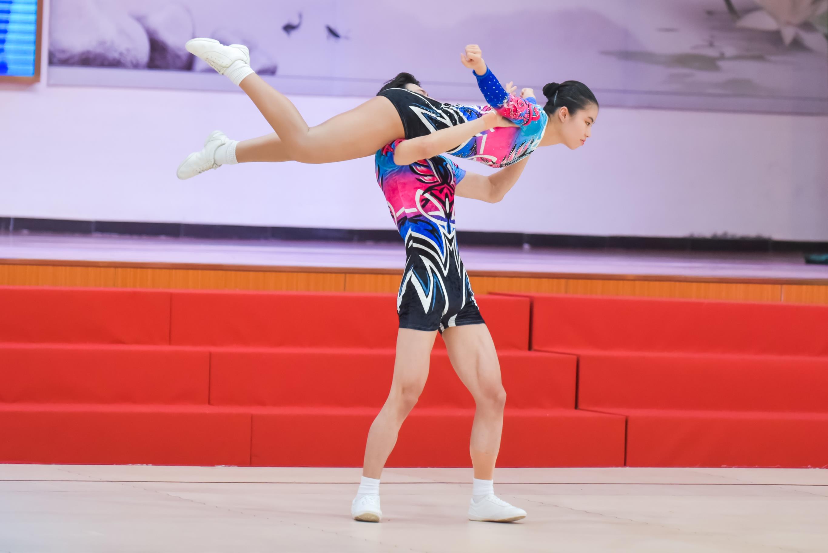 健美操比赛、赛场、赛况实录。